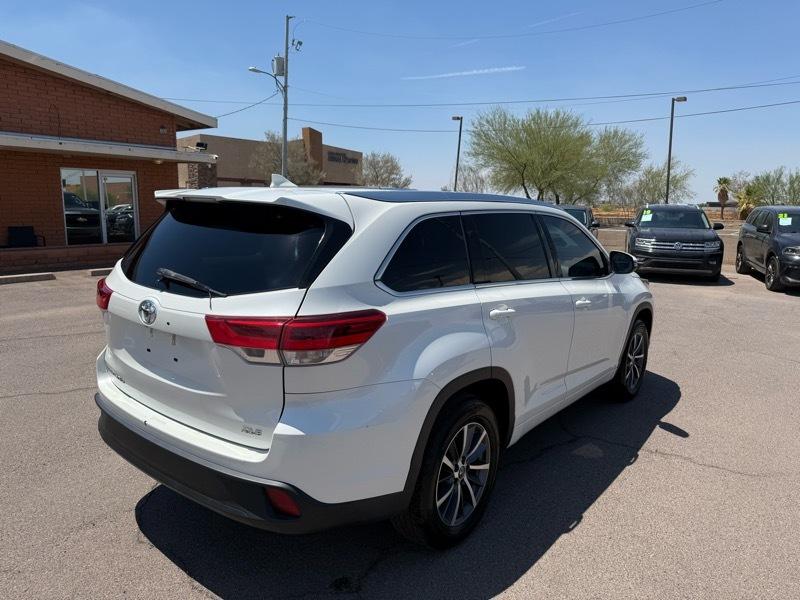 Toyota Highlander SE FWD V6 2017
