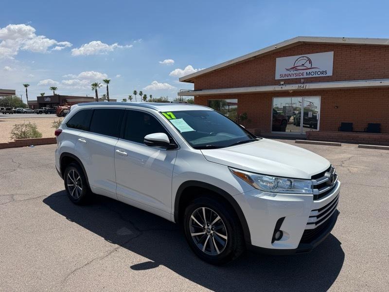 Toyota Highlander SE FWD V6 2017