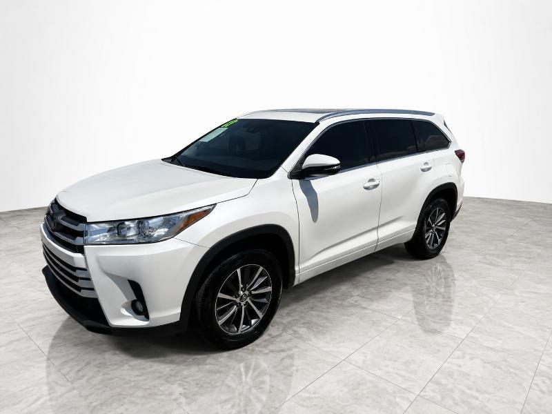 Toyota Highlander SE FWD V6 2017
