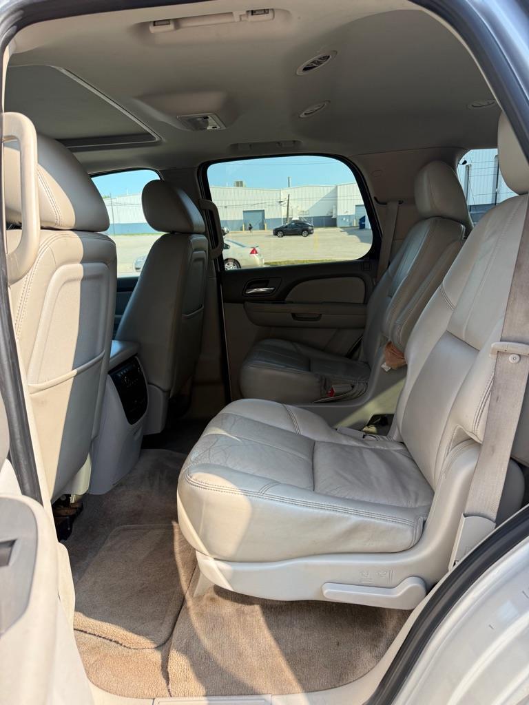 Chevrolet Tahoe  2011