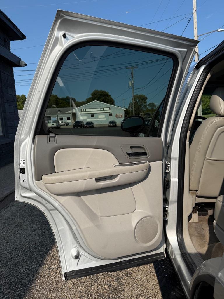 Chevrolet Tahoe  2011
