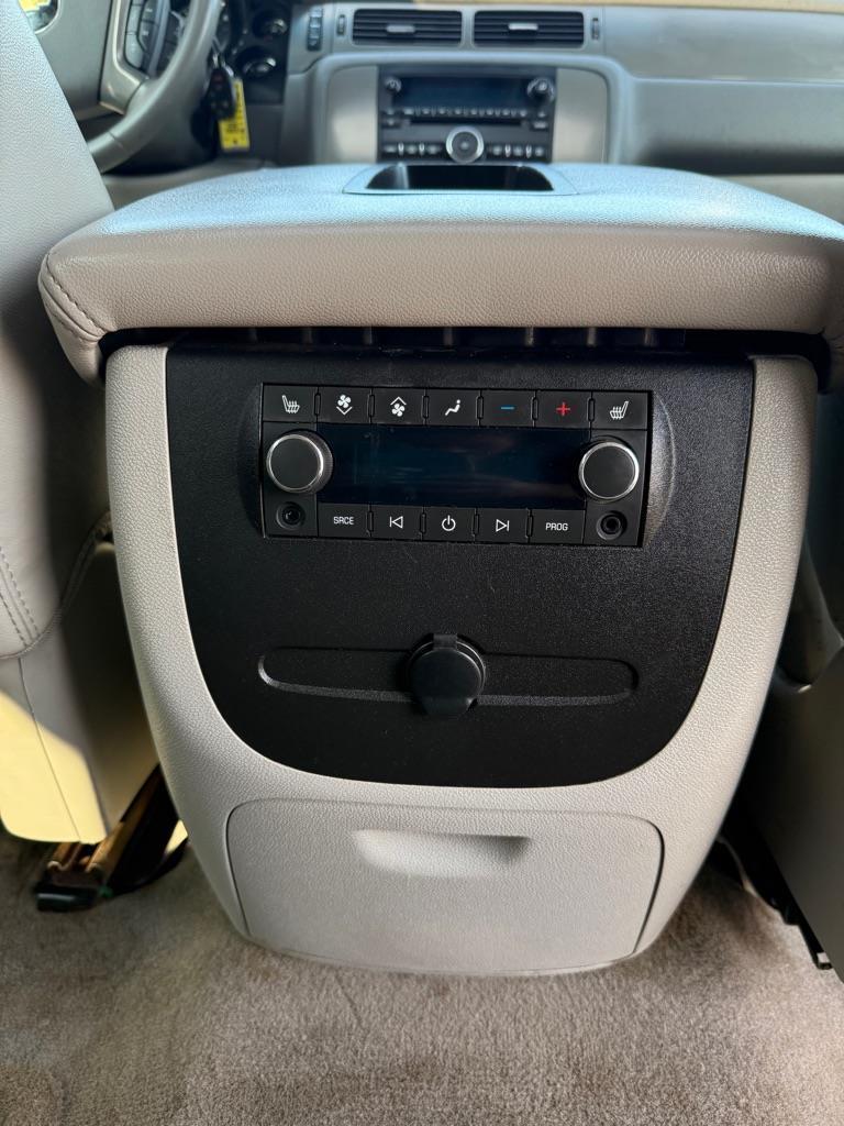 Chevrolet Tahoe  2011