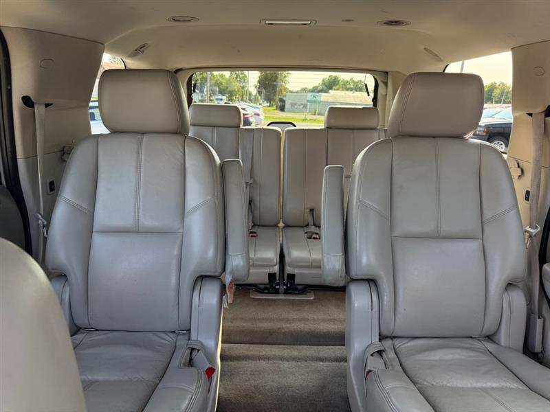 Chevrolet Tahoe  2011