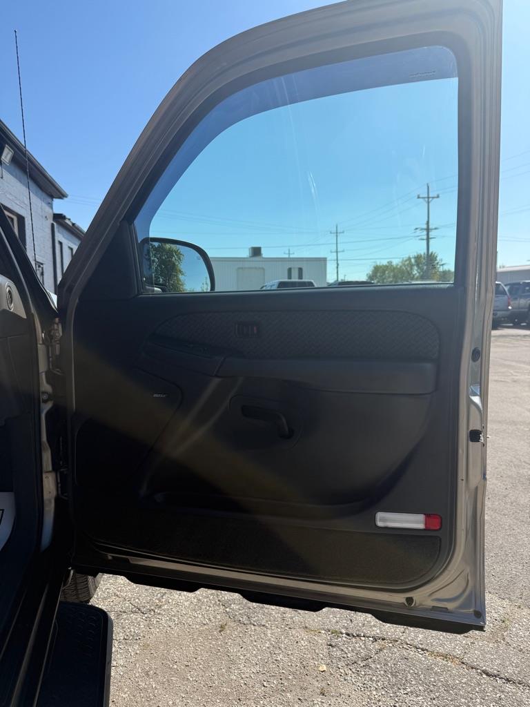 Chevrolet Avalanche  2003 Chevrolet Avalanche  2003