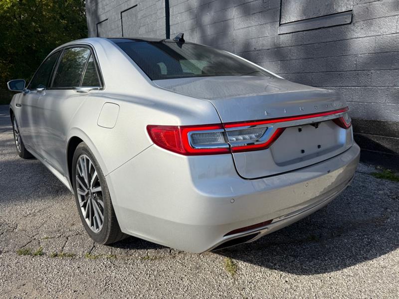 2019 Lincoln Continental Select photo 2