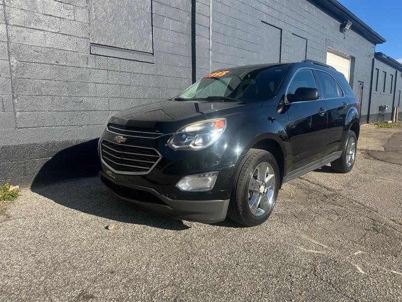 2017 Chevrolet Equinox LT photo 3