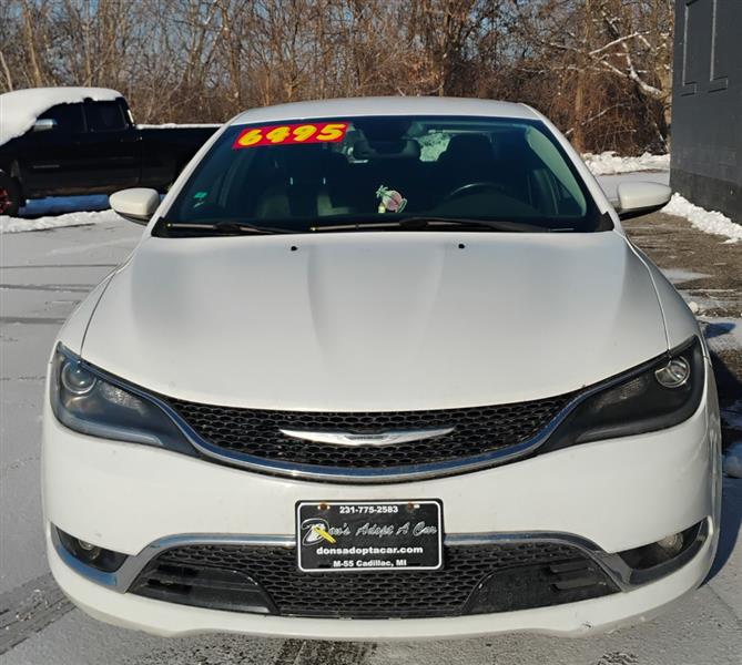 2015 Chrysler 200 C photo 2