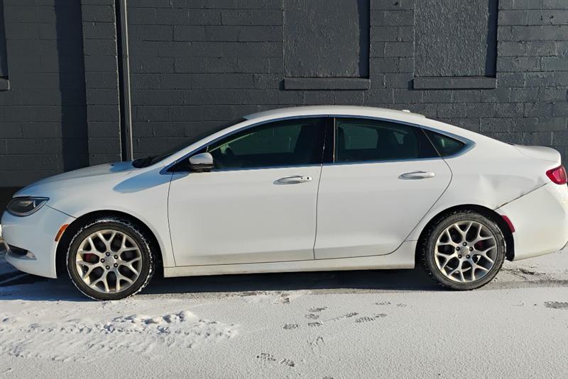 2015 Chrysler 200 C photo 3