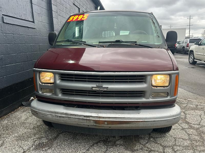 Chevrolet Express  2001