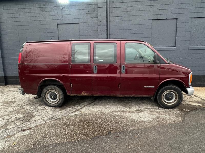 Chevrolet Express  2001