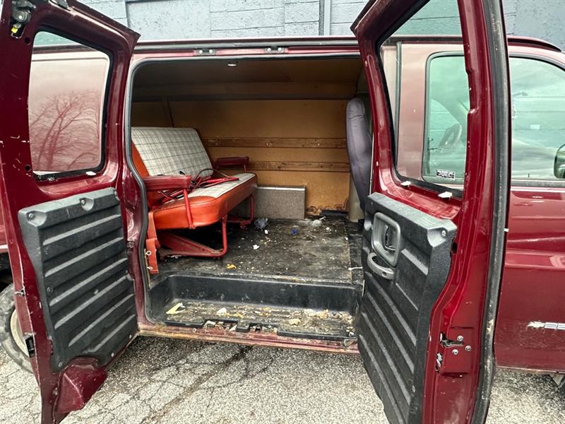 Chevrolet Express  2001