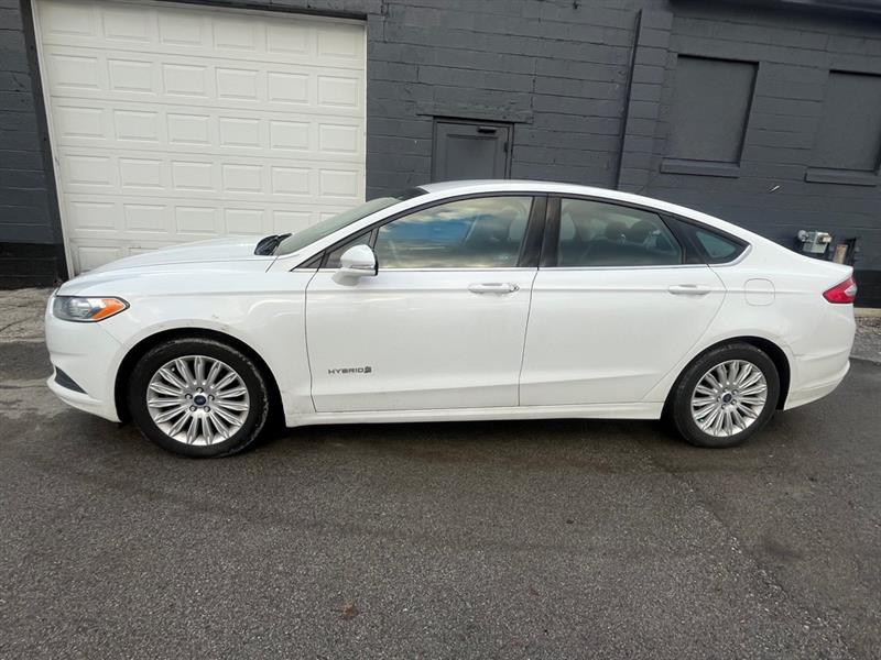Ford Fusion Hybrid  2013