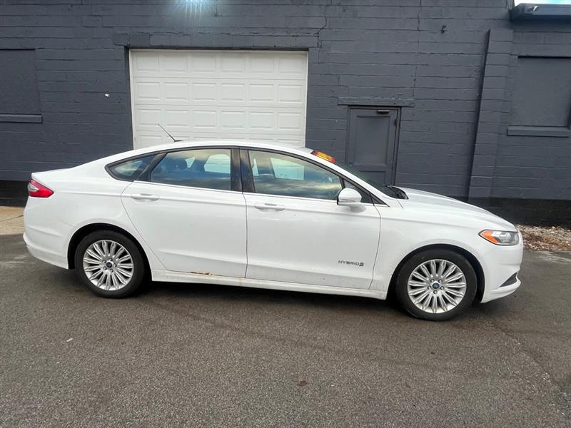 Ford Fusion Hybrid  2013