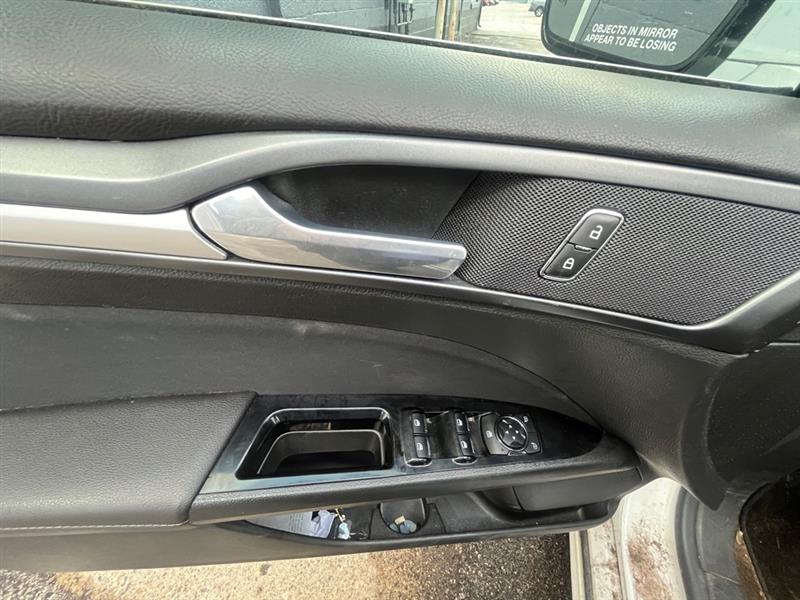 Ford Fusion Hybrid  2013