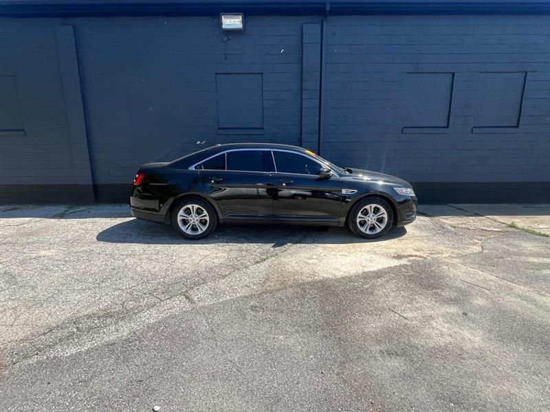 Ford Taurus  2015