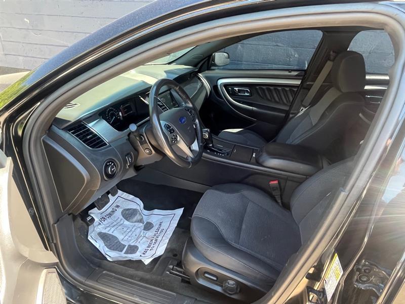 Ford Taurus  2015