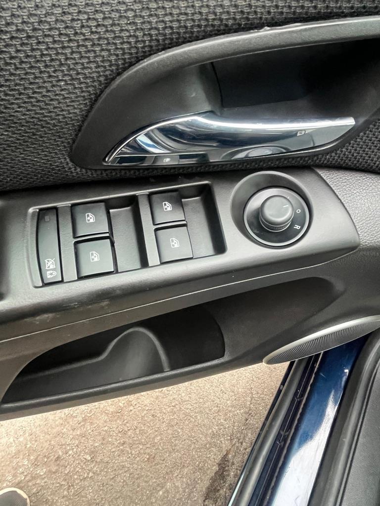 Chevrolet Cruze  2011