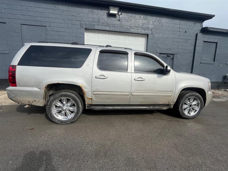 Chevrolet Suburban  2009