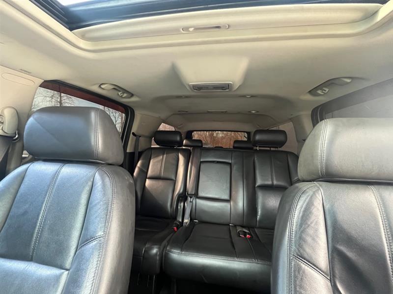 Chevrolet Suburban  2009