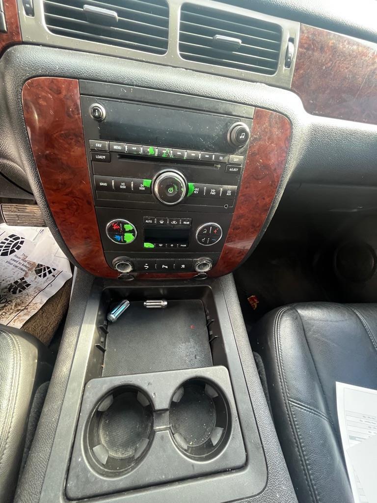 Chevrolet Suburban  2009