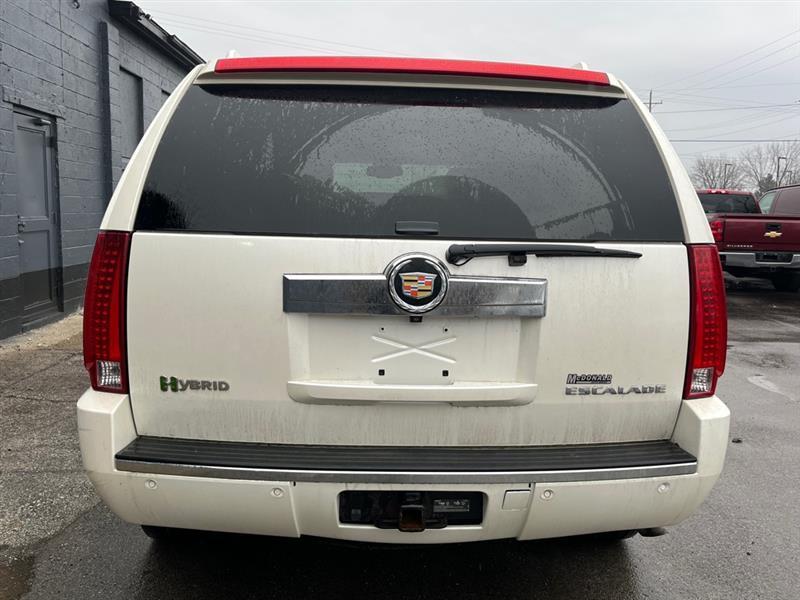 Cadillac Escalade  2013