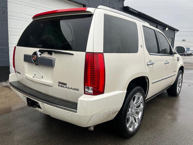 Cadillac Escalade  2013