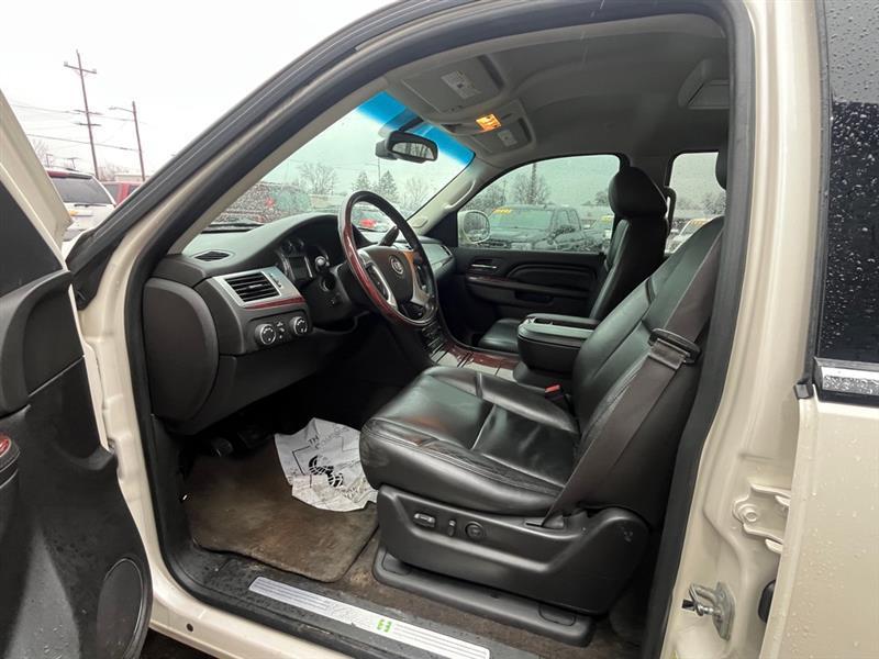 Cadillac Escalade  2013