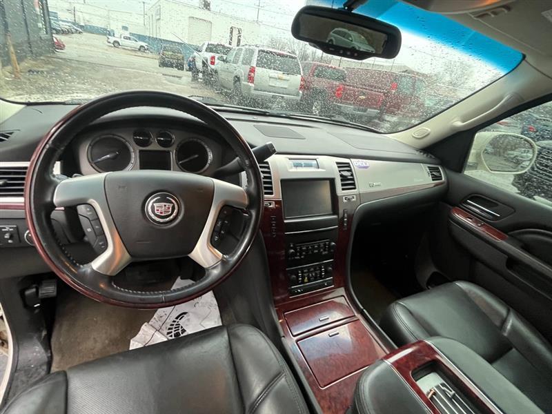 Cadillac Escalade  2013