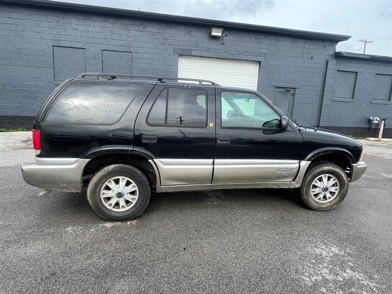 GMC Envoy Base 2000