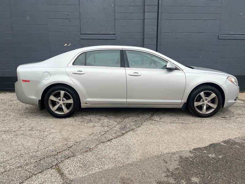 Chevrolet Malibu  2011