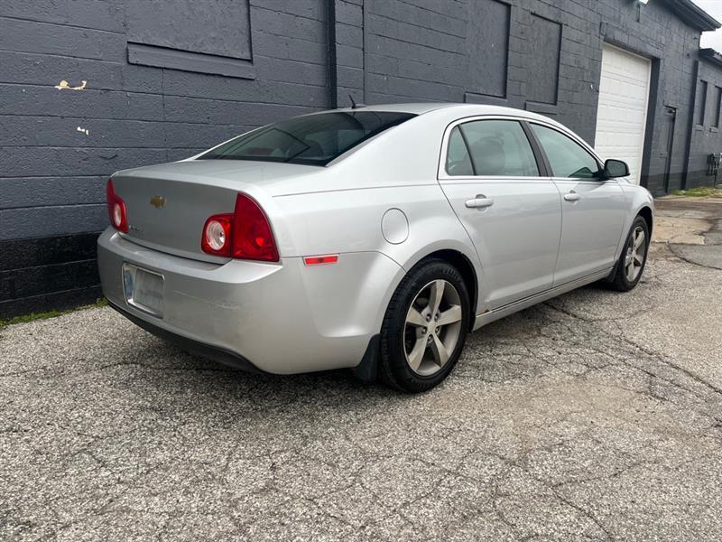 Chevrolet Malibu  2011