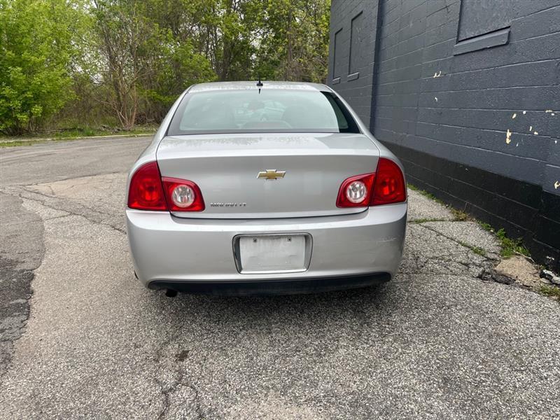 Chevrolet Malibu  2011