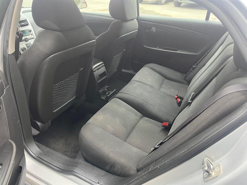 Chevrolet Malibu  2011
