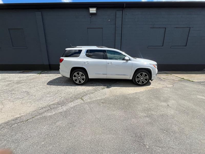 GMC Acadia Denali 2017