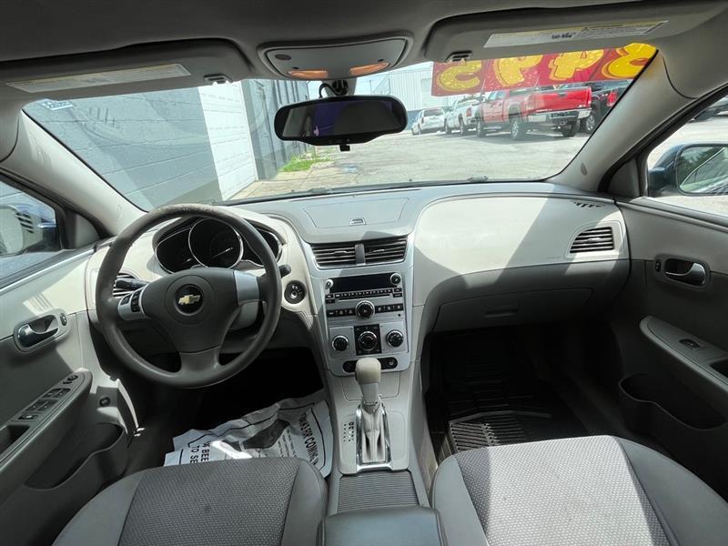 Chevrolet Malibu  2011