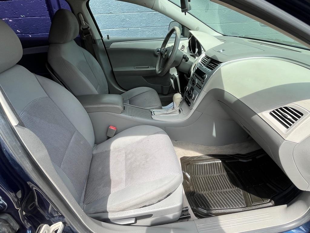 Chevrolet Malibu 4dr Sdn LS w/1LS 2011