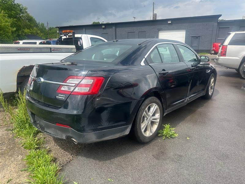 Ford Taurus SEL 2015