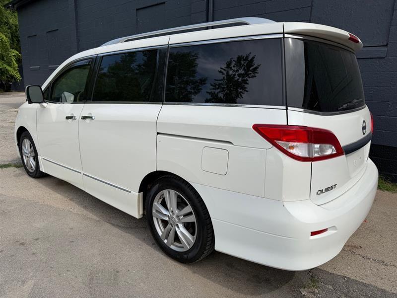Nissan Quest  2014
