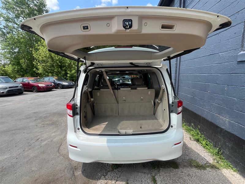 Nissan Quest  2014