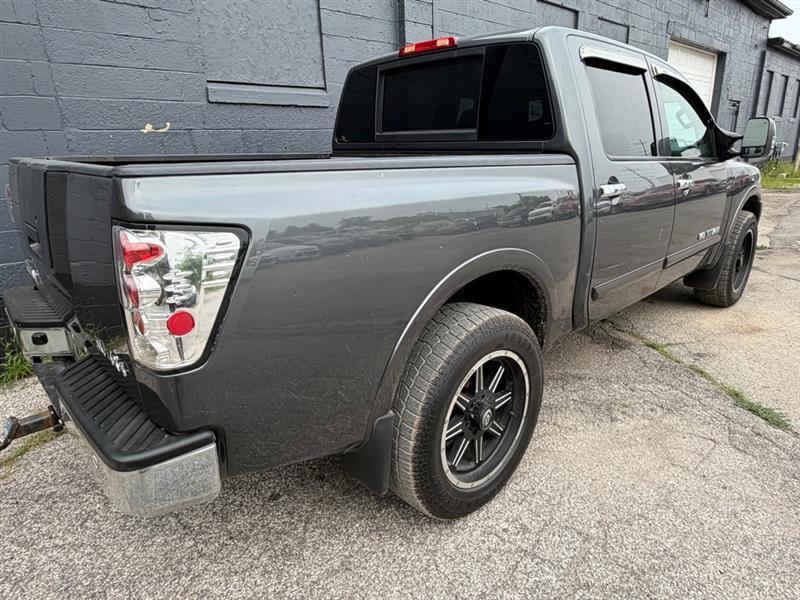 Nissan Titan 4WD Crew Cab SWB SL 2012