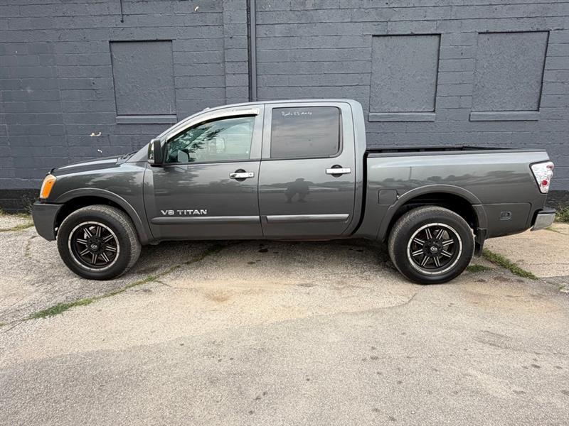 Nissan Titan 4WD Crew Cab SWB SL 2012