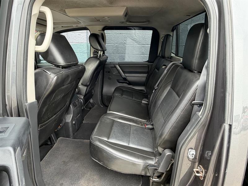 Nissan Titan 4WD Crew Cab SWB SL 2012