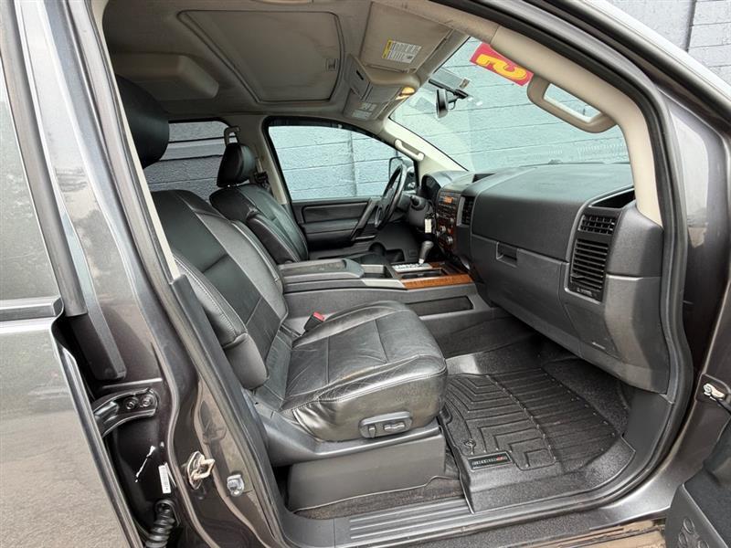 Nissan Titan 4WD Crew Cab SWB SL 2012
