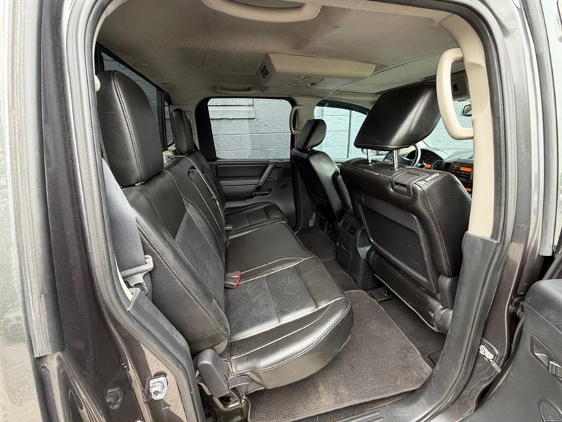 Nissan Titan 4WD Crew Cab SWB SL 2012