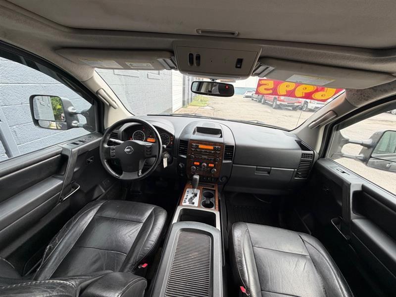 Nissan Titan 4WD Crew Cab SWB SL 2012