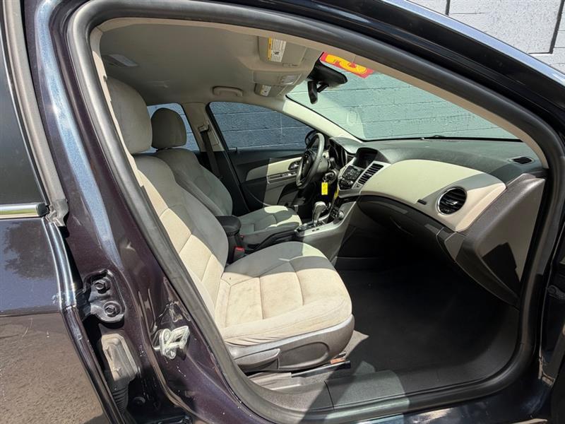 Chevrolet Cruze Limited 4dr Sdn Auto LT w/1LT 2016