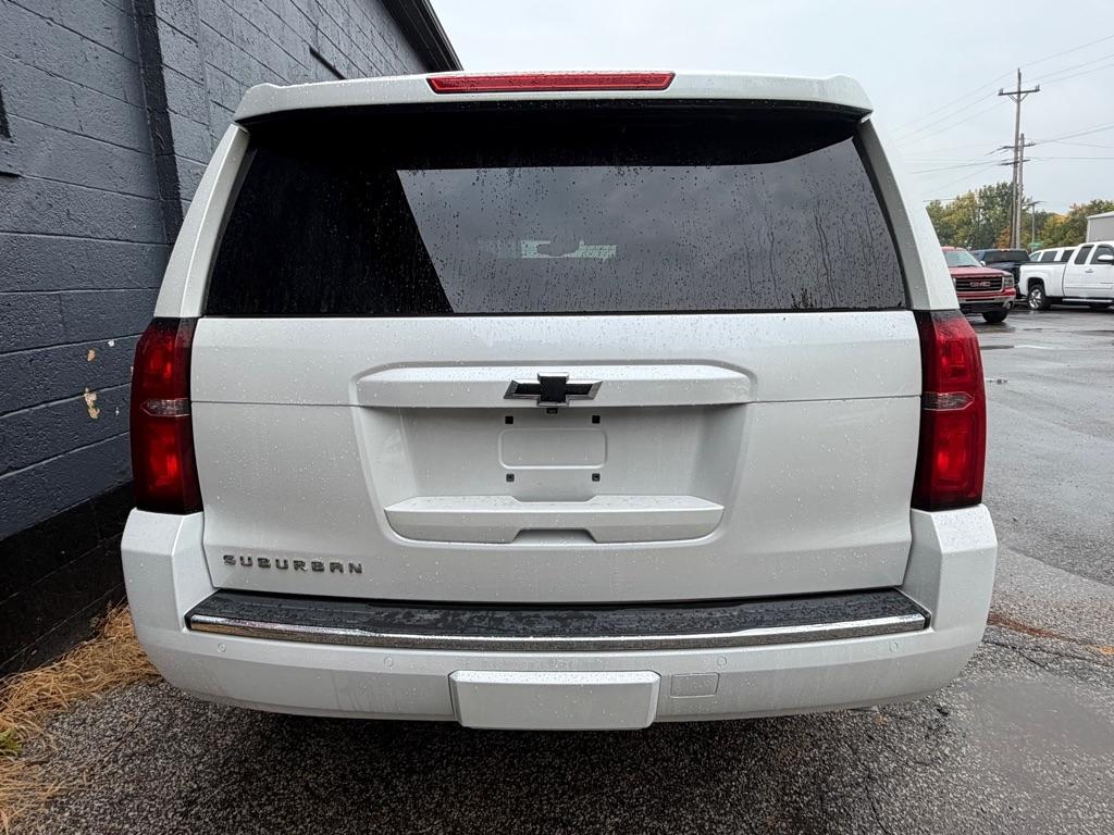 Chevrolet Suburban  2016
