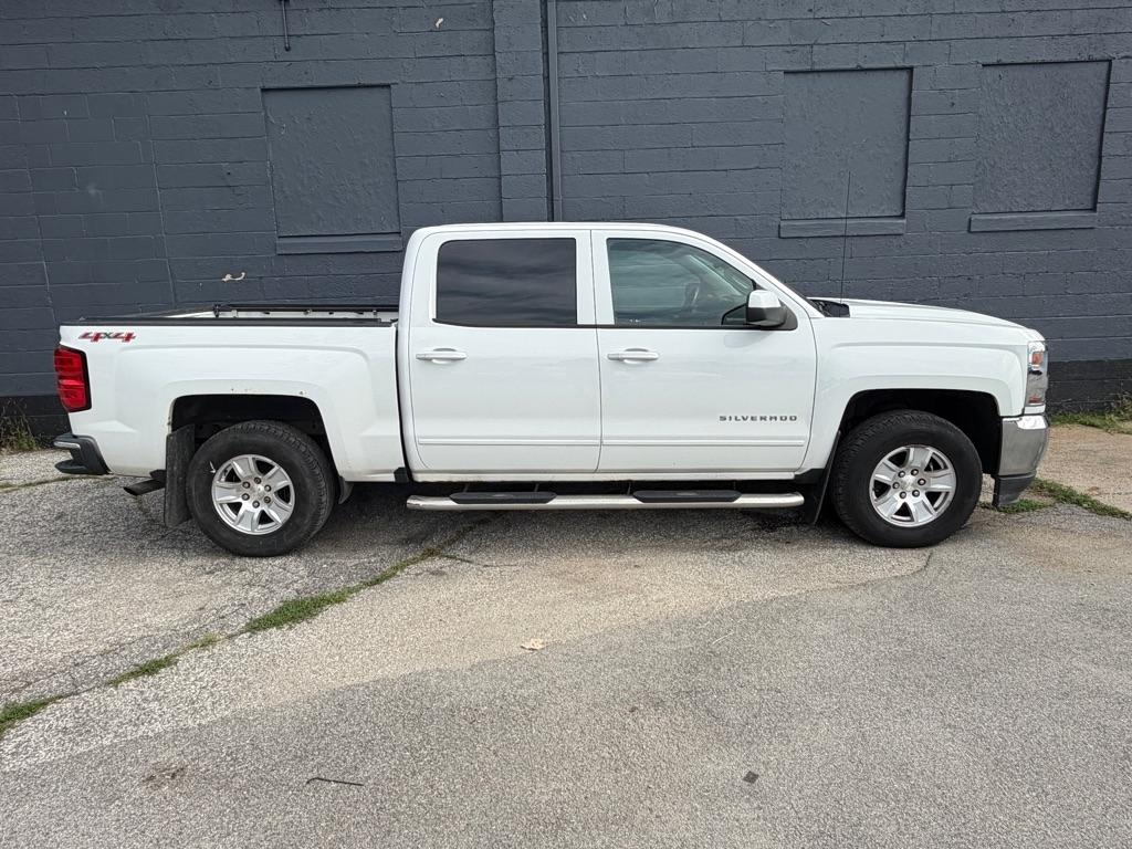 Chevrolet Silverado 1500 4WD Crew Cab 143.5" LT w/1LT 2017