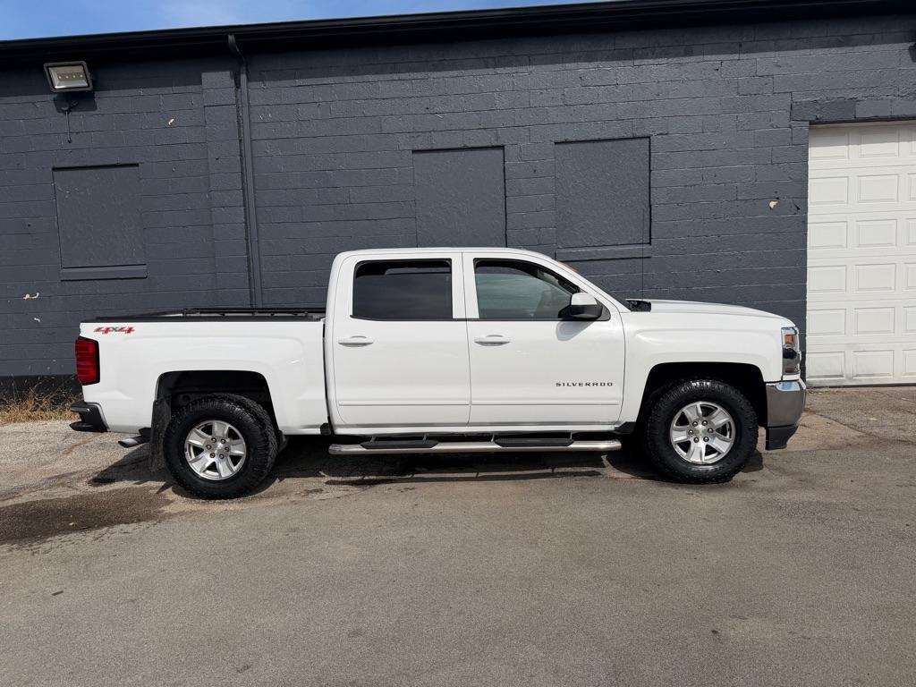 Chevrolet Silverado 1500 4WD Crew Cab 143.5" LT w/1LT 2017