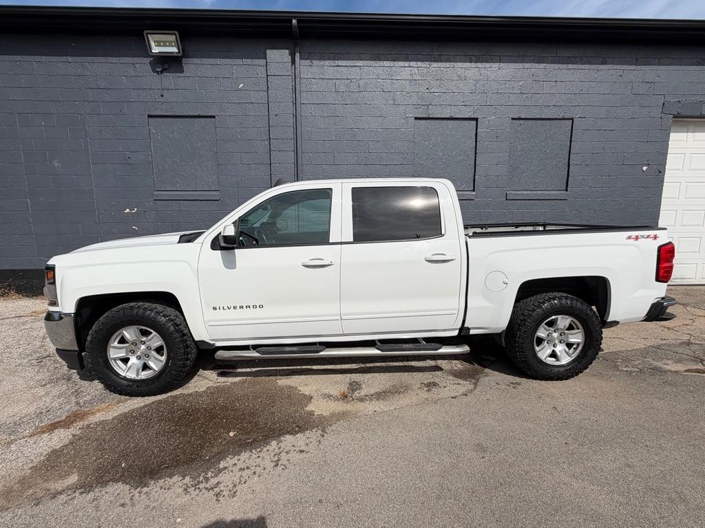 Chevrolet Silverado 1500 4WD Crew Cab 143.5" LT w/1LT 2017